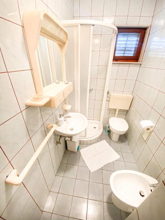 Apartman Zorka Povlja  Eksteriør billede